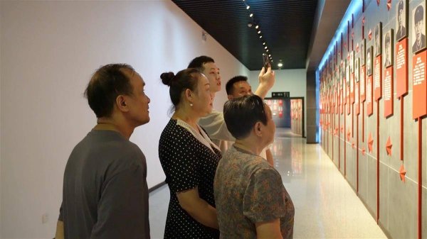 达人配资 5个孩子4个她都上交给国家了！其中一个荣立一等功，生命永远定格在20岁